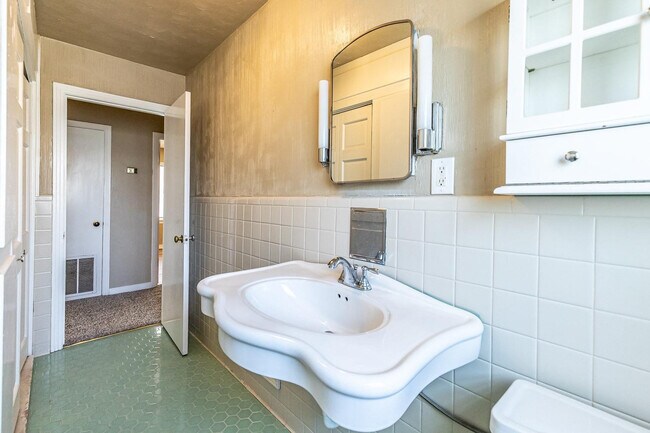 Building Photo - 3708 27th St