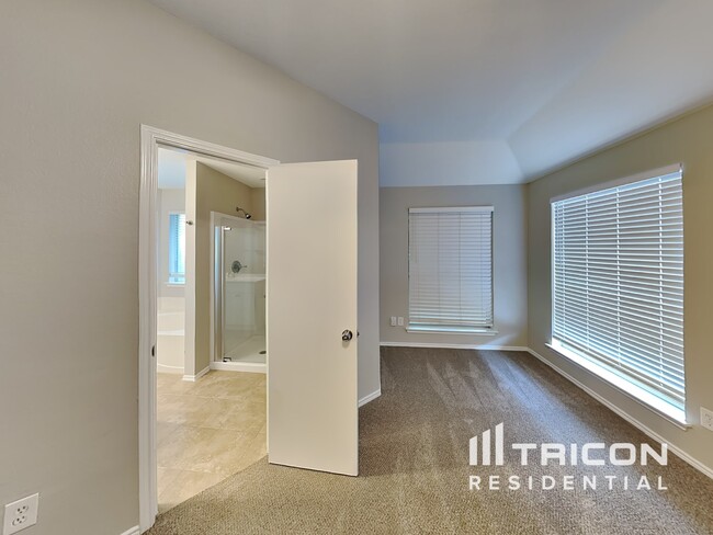 Building Photo - 1114 Alicia Ln