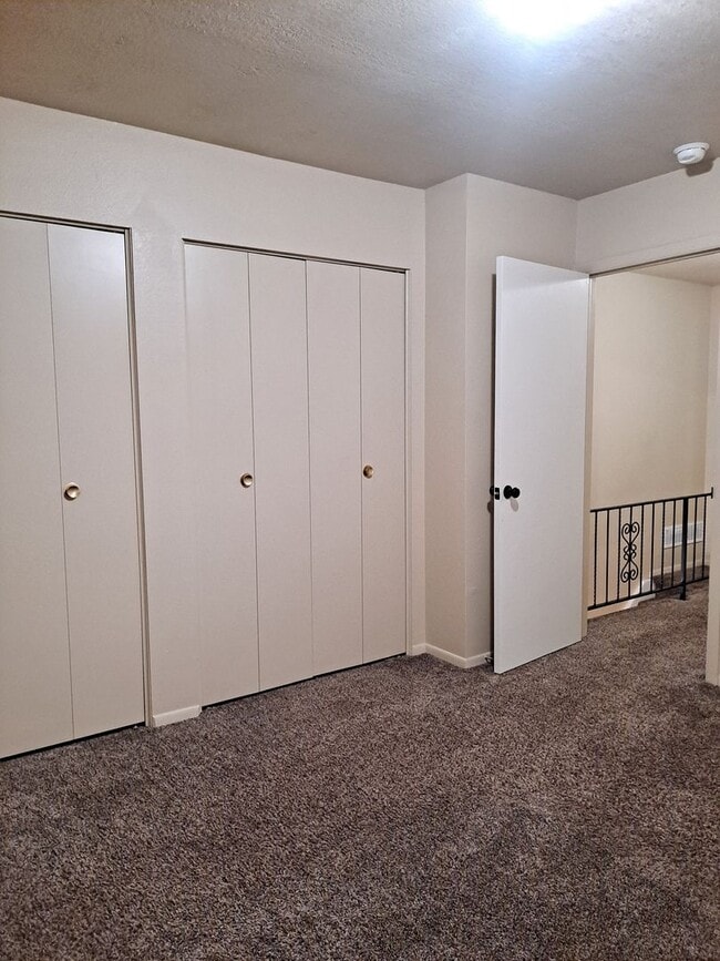 Building Photo - 936-10 Molello   #25-27 Villa Drive