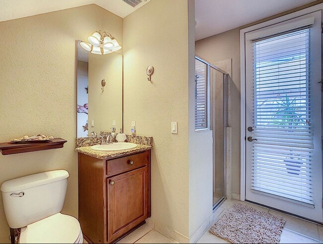 Building Photo - Luxury Living in Woodland Lakes Preserve: Fully-Furnished