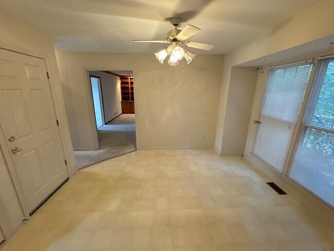 Building Photo - 10985 Eagles Cove Dr