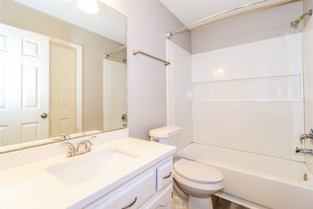 Building Photo - 2204 Stone Stream Dr