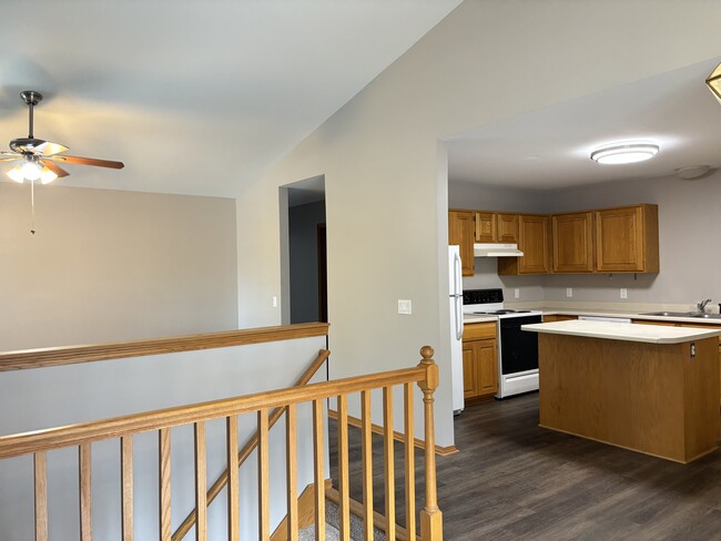 Building Photo - 3202 Quincy Ave