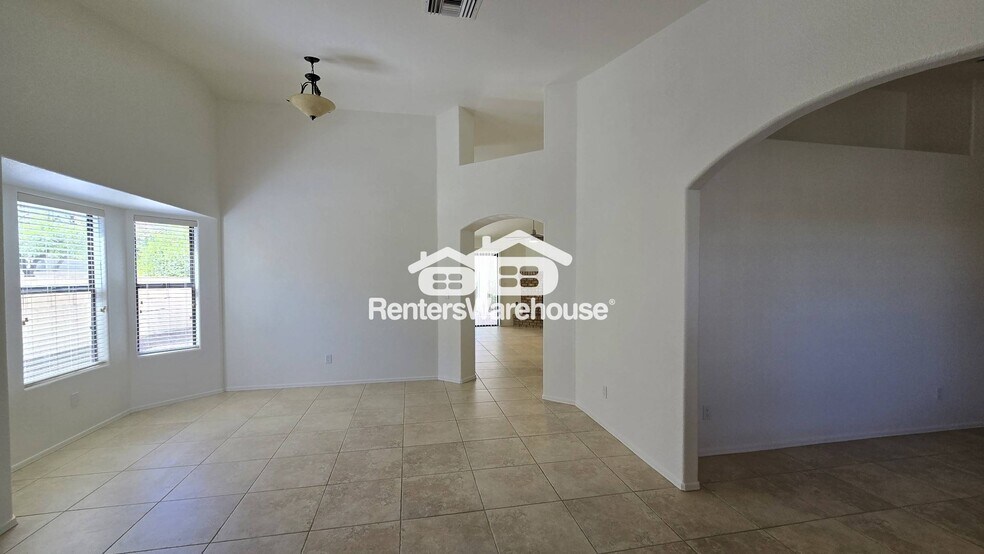 Building Photo - 80 Carolwood Dr