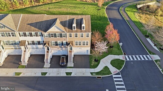 Building Photo - 1700 Beacon Ln