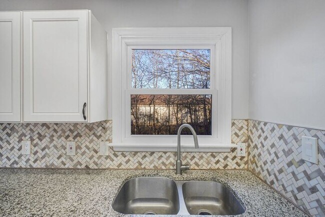 Building Photo - 22 Brown Cir