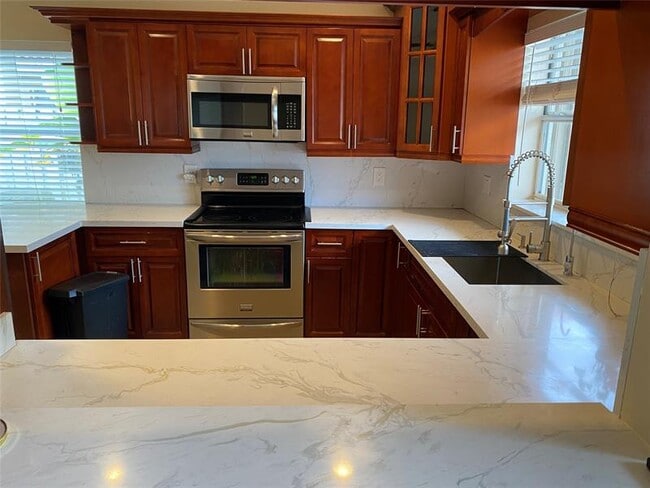 Building Photo - 767 Stanton Dr