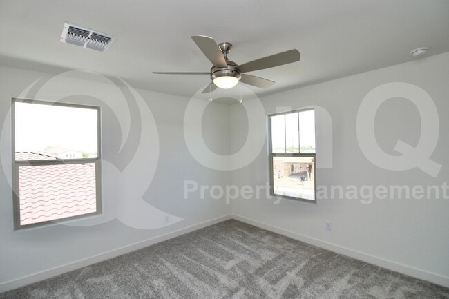 Building Photo - 2957 E Cherry Hill Dr