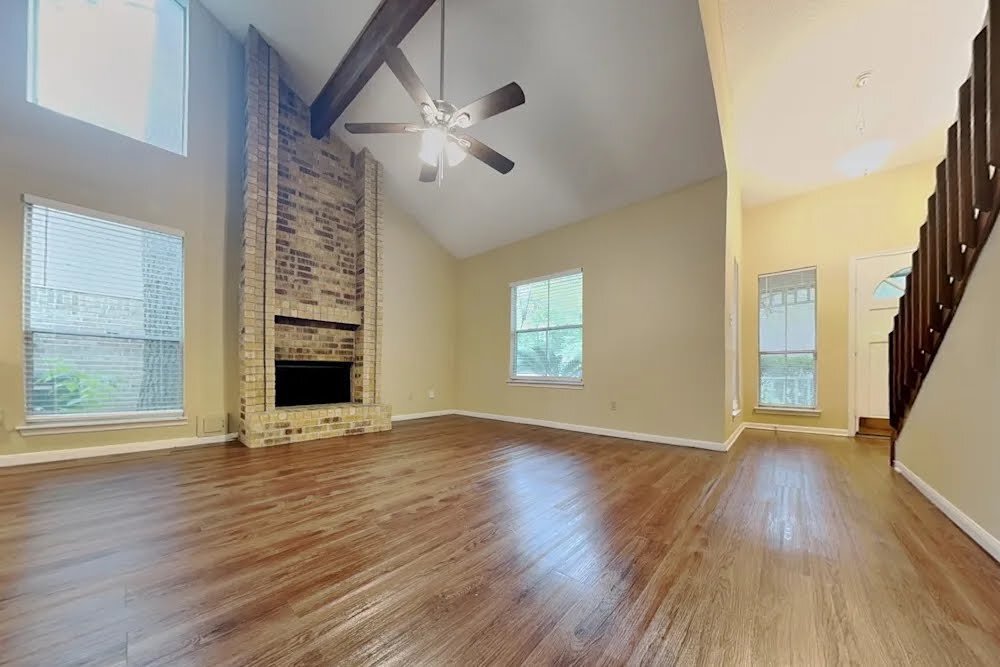 Building Photo - 11 Brentwood Oaks Ct