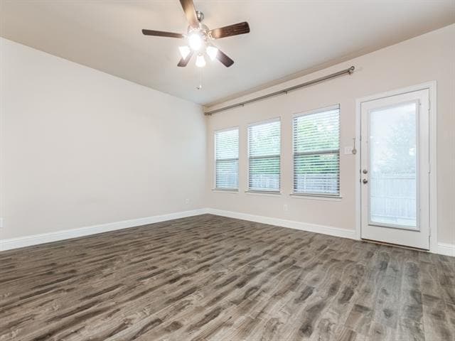 Building Photo - 710 Teakwood Dr