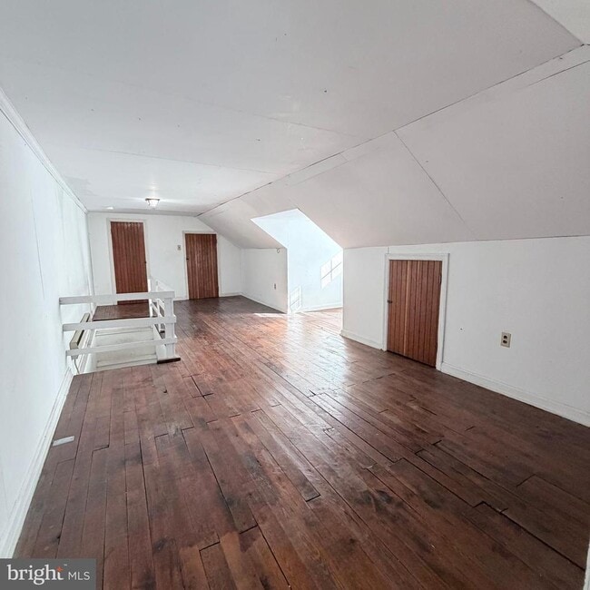 Building Photo - 235 Park Ave