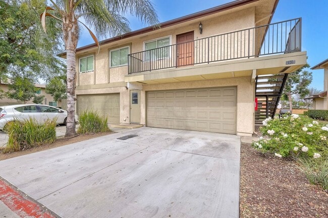 Building Photo - Santee Townhome Two Weeks FREE  2/1 Prime Location