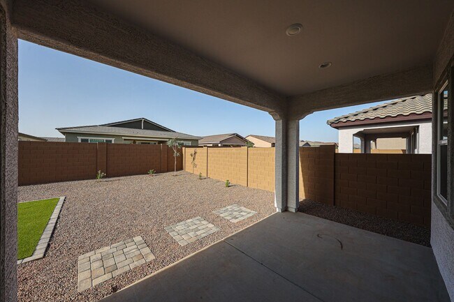 Building Photo - Beautiful 4 bedroom plus den home in Aloravita