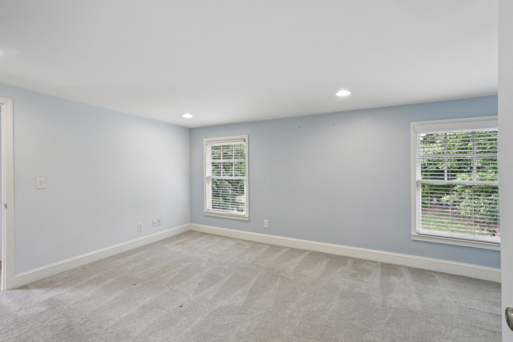 Large pimrary bedroom - 781 Rosedale Ave SE