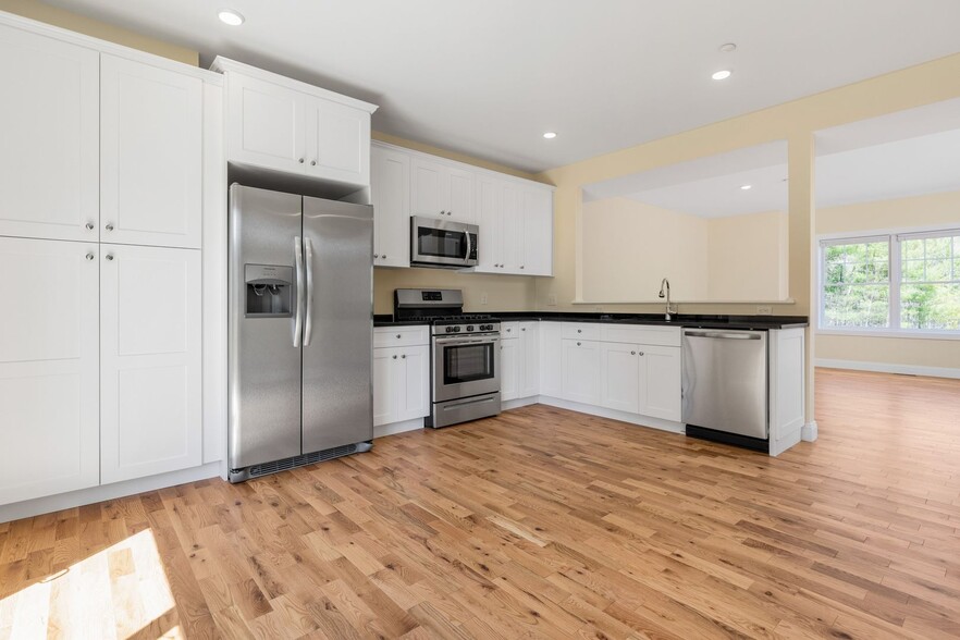 Interior Photo - Half Peak Place