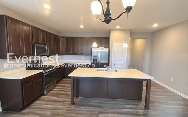 Building Photo - 3 Bed, 3 Bath Home with Garage / Available Now!