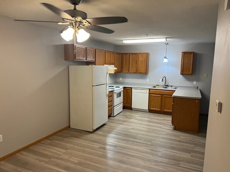 Building Photo - 431 Central AVE W