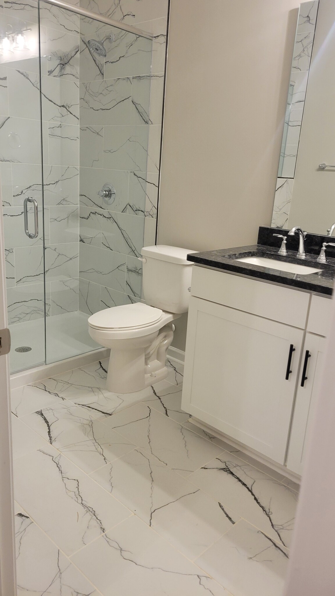 Front bedroom bathroom - 1908 Charles Raper Jonas Hwy