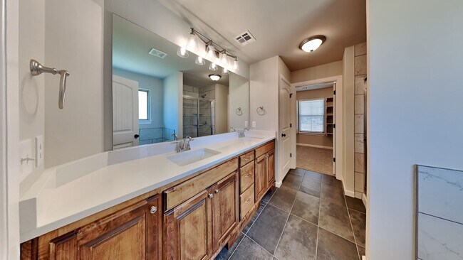 Building Photo - Beautiful 4 Bedroom 2 Bathroom Corner Lot ...