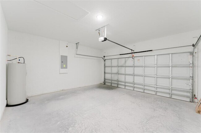 Building Photo - 627 W Glenhaven Dr