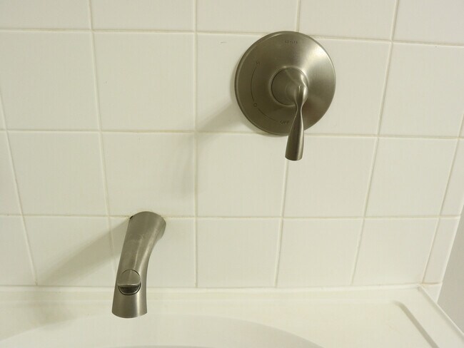 Bathroom shower faucet - 10 Perimeter Summit Blvd NE