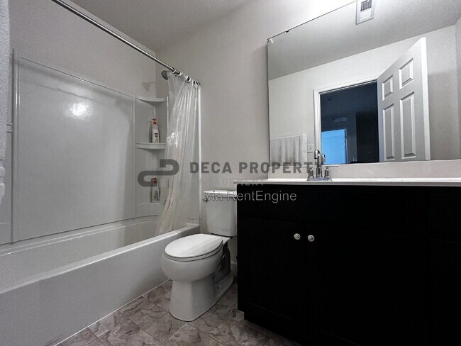 Building Photo - 288 Crestfield Ct