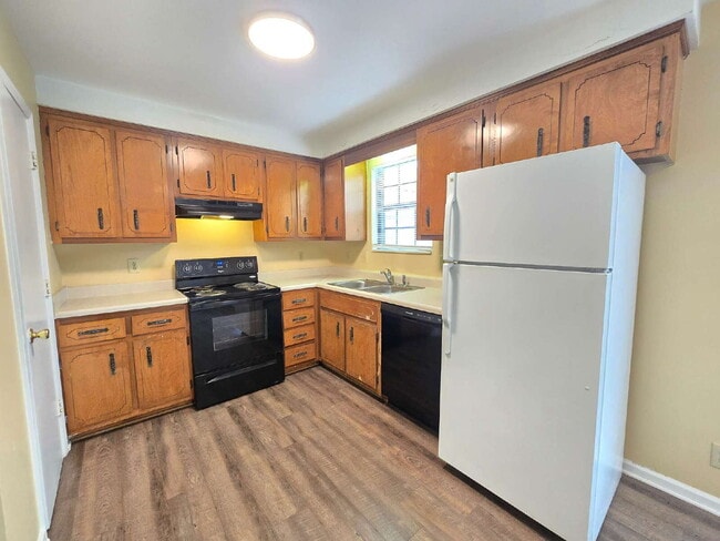 Building Photo - 351 Peabody Dr