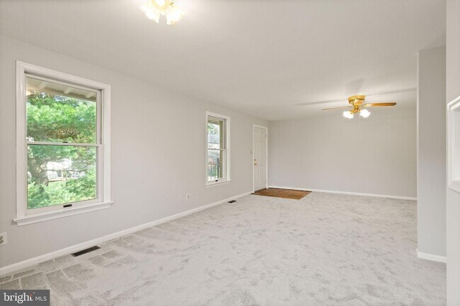 Building Photo - 318 Evergreen Mills Rd