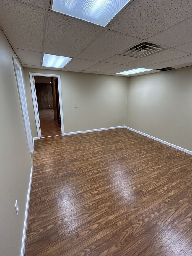 Building Photo - 580 Highland Ave NW