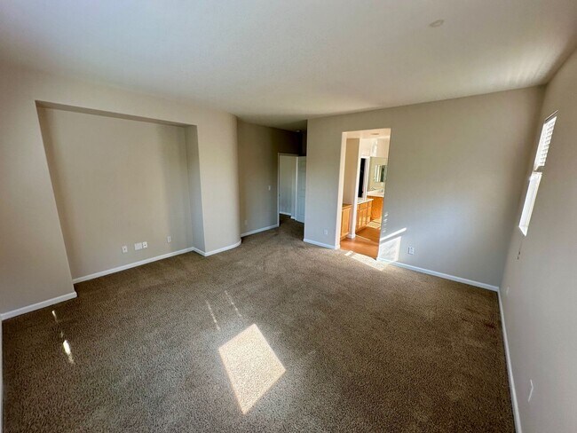 Building Photo - Large beautiful home, new paint. Bedroom a...