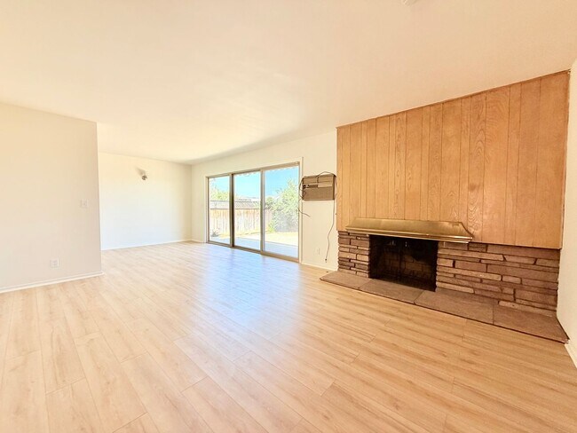Building Photo - 4 bedroom La Mirada Home