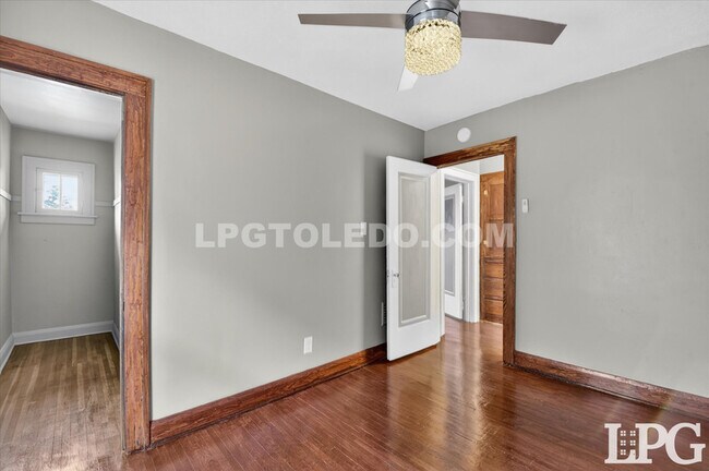 Building Photo - 2041 Loxley Rd