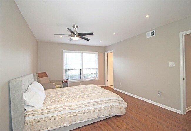 Building Photo - 38 La Rue Pl NW