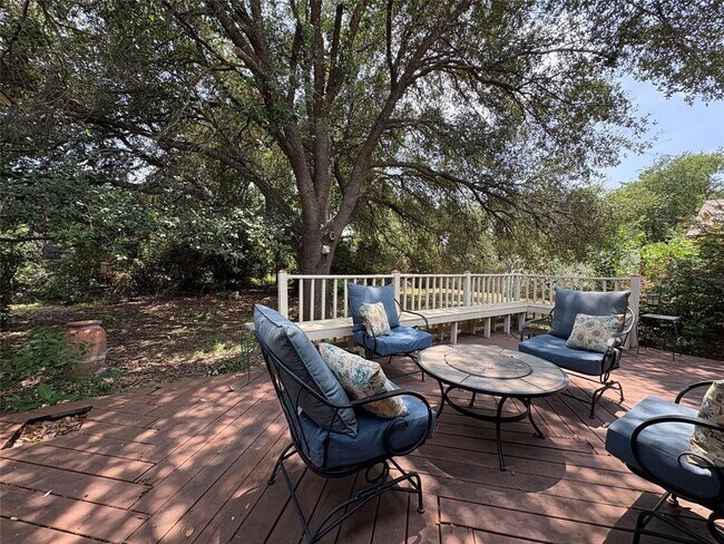 Building Photo - 1404 Cedar Park Dr