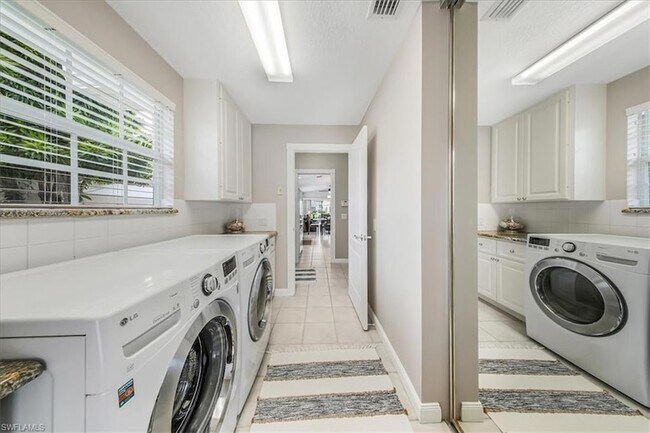 Building Photo - 4585 Pasadena Ct