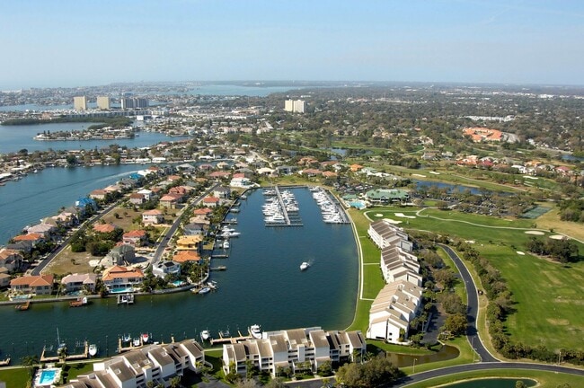 Building Photo - Beautifully Remodeled 2/2 Waterfront Unit ...