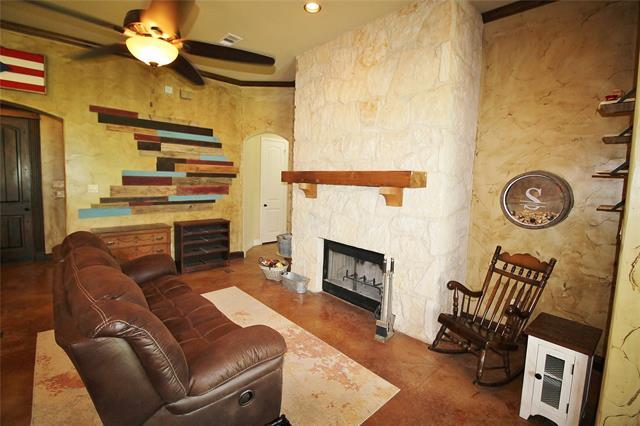 Building Photo - 5641 Country S Ln