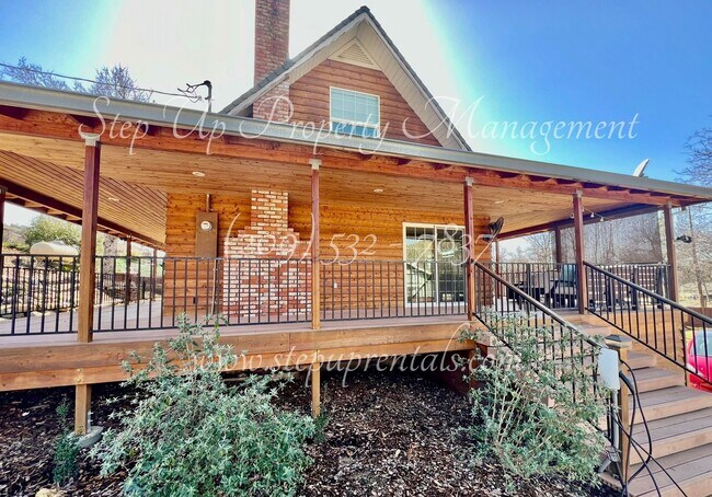 Building Photo - Stunning 3 Bedroom 2 Bath Home In Soulsbyville!!!