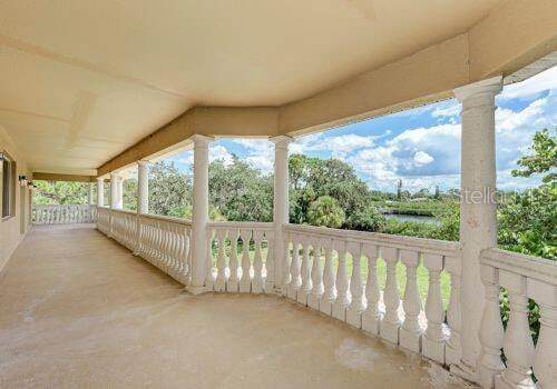 Building Photo - 1648 Bayshore Dr
