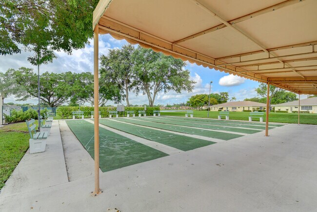 Building Photo - 5126 Lakefront Blvd