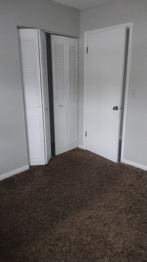 Building Photo - 3 Bedroom 1 Bath available in Marion Oaks