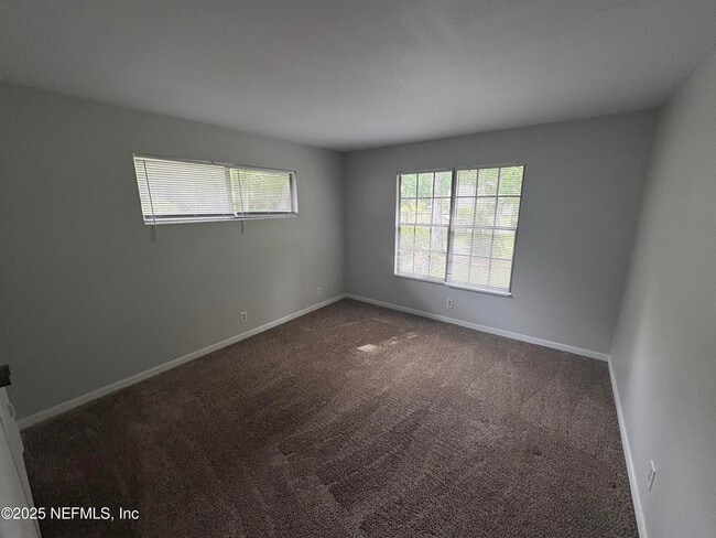 Building Photo - 12723 Longview Dr W