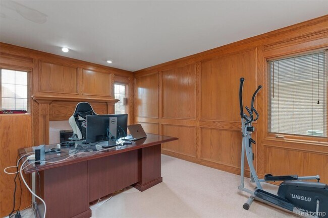 Building Photo - 47105 Liberty Bell Rd E