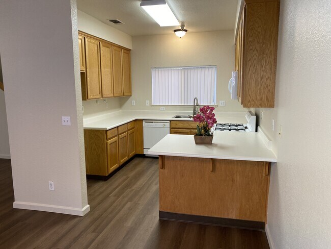 Building Photo - 2901 Snyder Ave