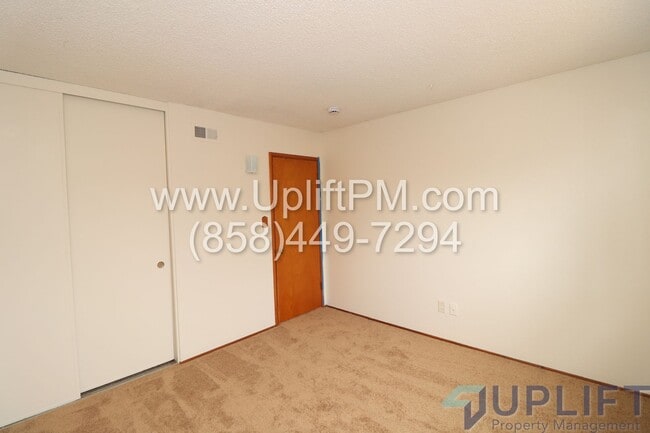 Building Photo - Spacious 3-Bed 2-Bath Home with Pool