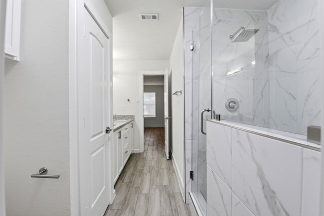 Building Photo - 26218 Cypresswood Dr