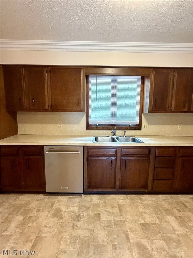 Building Photo - 6218 Island Dr NW