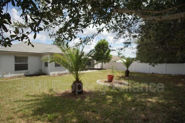Building Photo - 12111 Goldenstar Ln