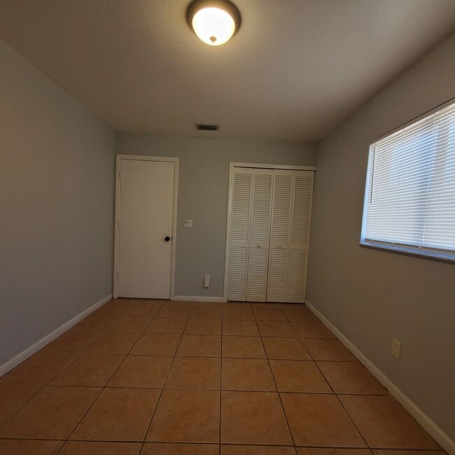 Building Photo - 419/421 Hancock Bridge Parkway