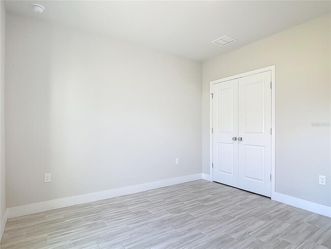 Building Photo - 60 Ballenger Ln